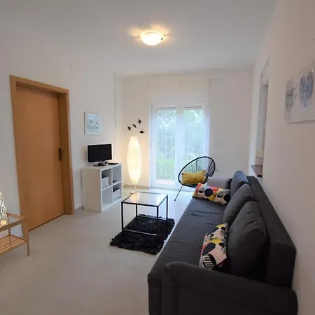 Fuer 5 Personen Ca 75 Qm In Mandre, Dalmatien Inseln Vor Zadar Apartmán *